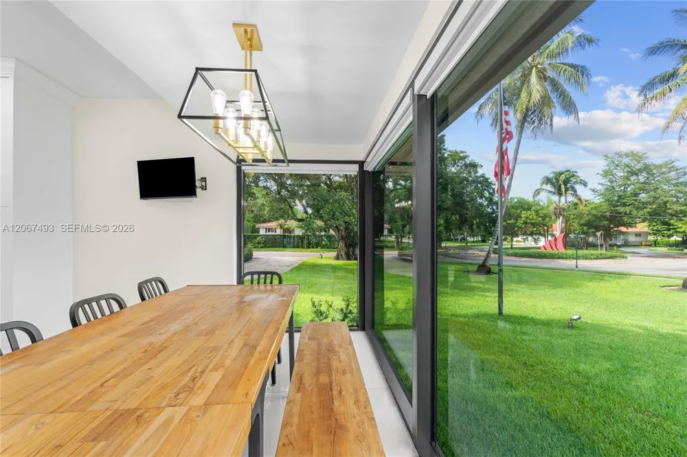5720 SW 128th St Pinecrest, FL 33156
