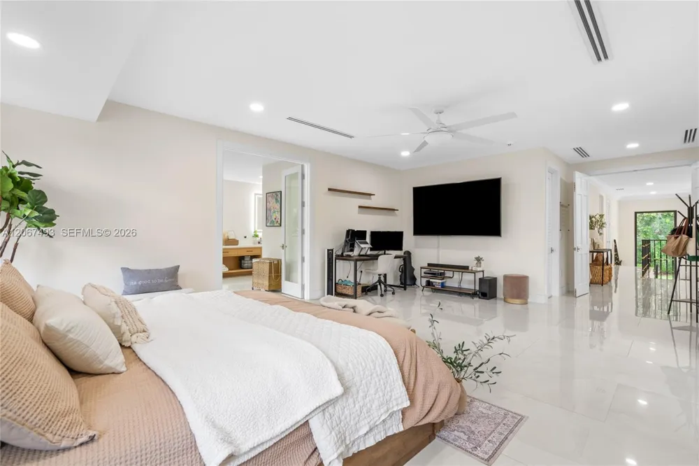 5720 SW 128th St Pinecrest, FL 33156