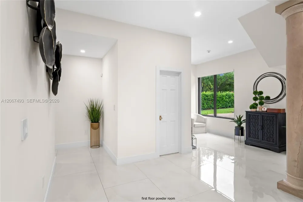 5720 SW 128th St Pinecrest, FL 33156