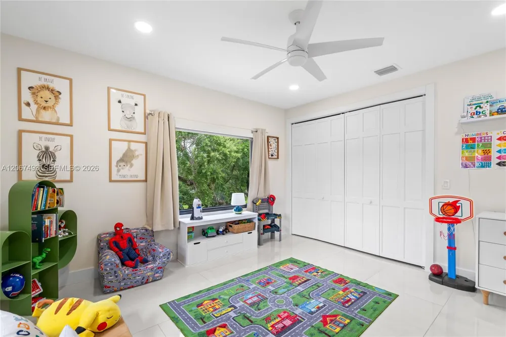 5720 SW 128th St Pinecrest, FL 33156