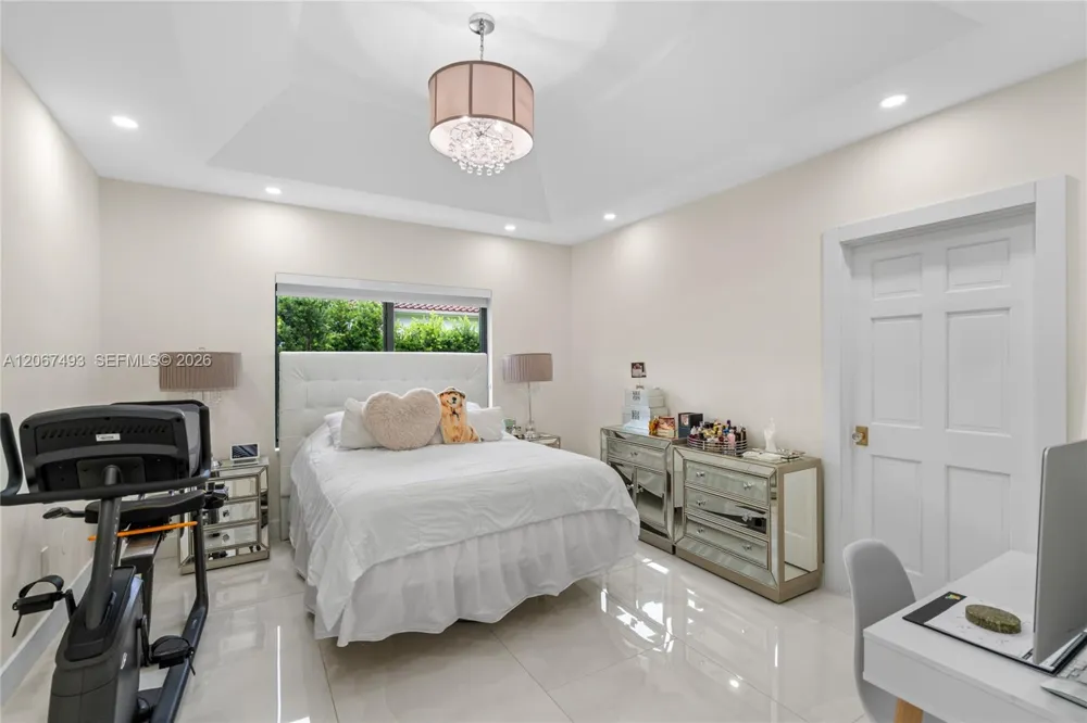 5720 SW 128th St Pinecrest, FL 33156