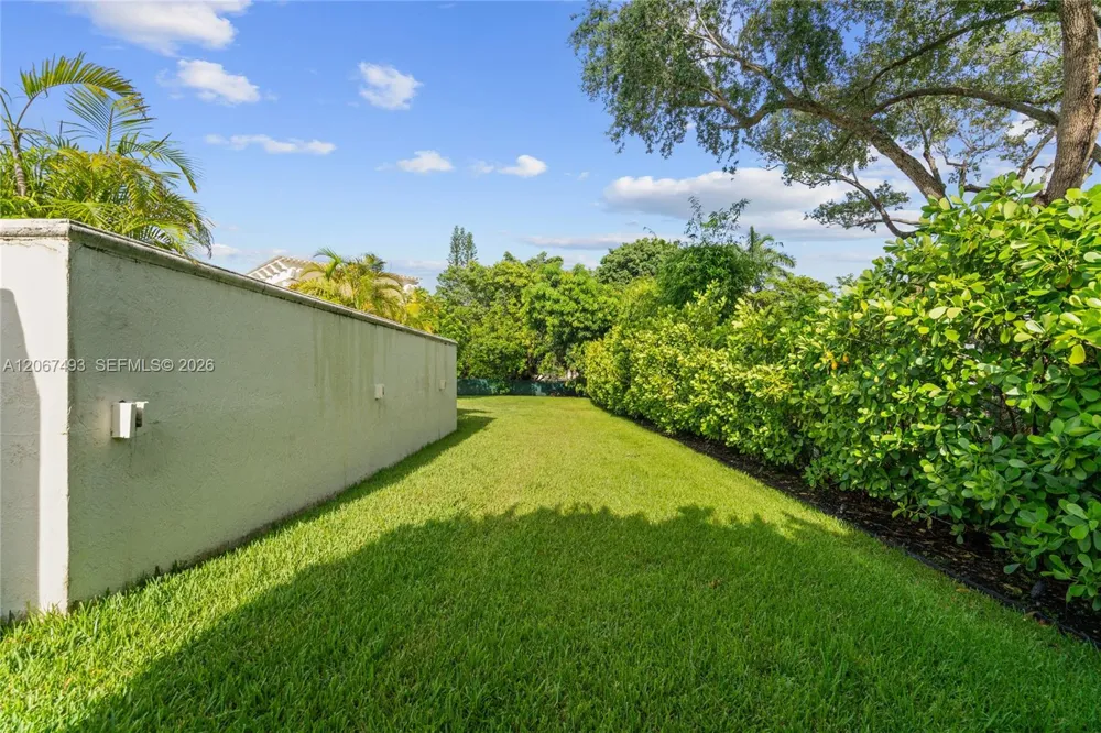 5720 SW 128th St Pinecrest, FL 33156