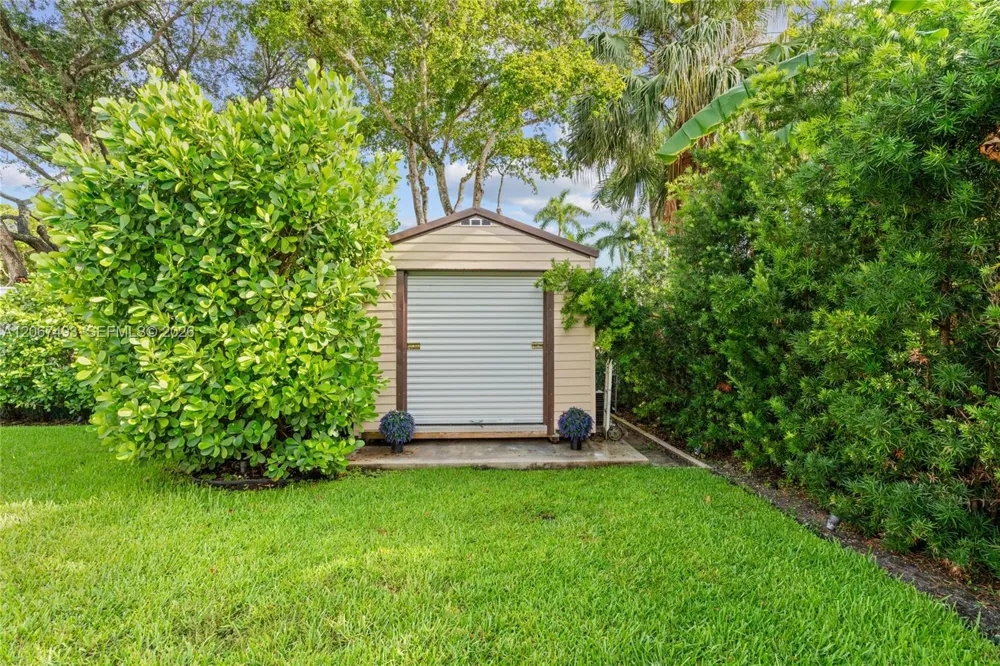 5720 SW 128th St Pinecrest, FL 33156