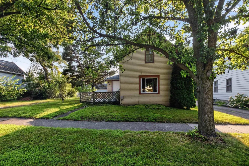 803 Joseph Street Bay City City, MI 48706