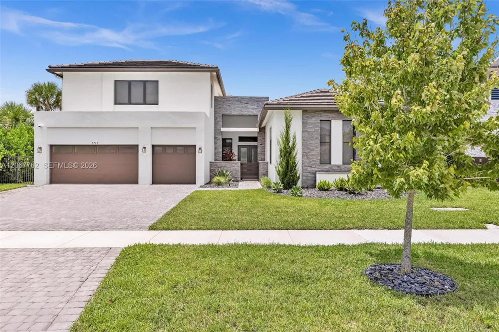 5765 SW 104th Ter Cooper City, FL 33328