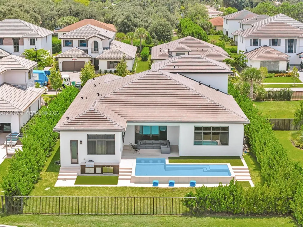 5765 SW 104th Ter Cooper City, FL 33328
