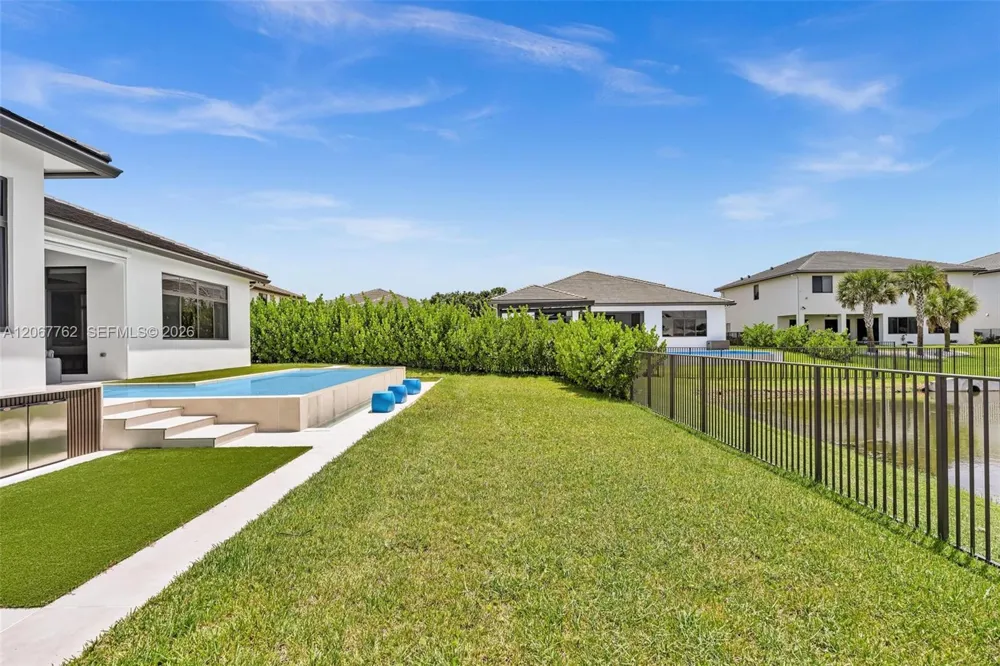 5765 SW 104th Ter Cooper City, FL 33328
