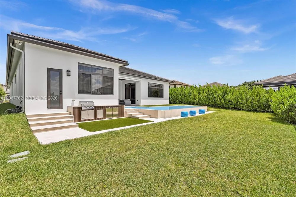 5765 SW 104th Ter Cooper City, FL 33328