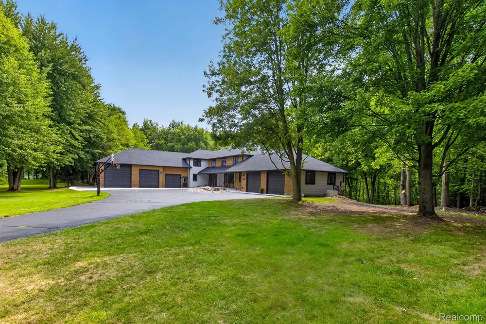 8290 Burleigh Road Atlas Township, MI 48439