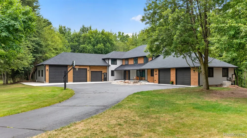 8290 Burleigh Road Atlas Township, MI 48439