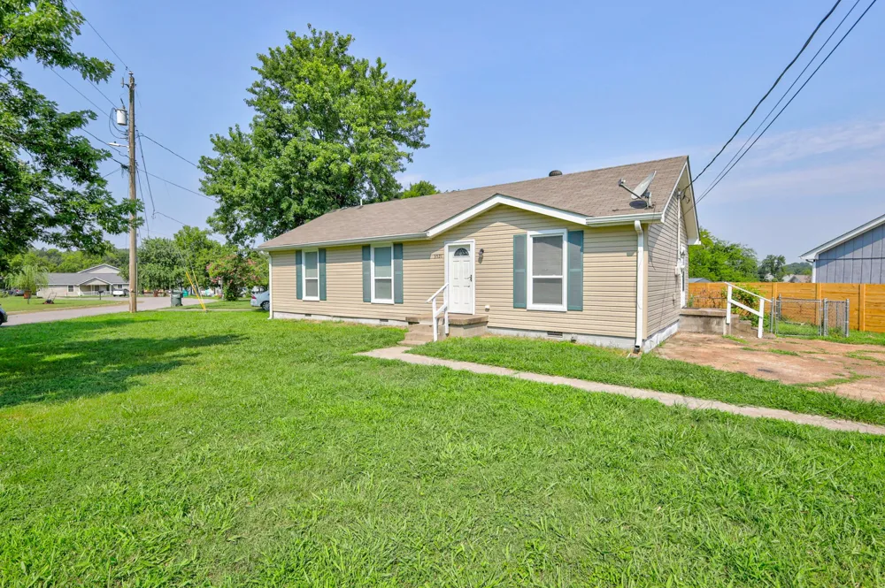3521 Albee Dr Hermitage, TN 37076