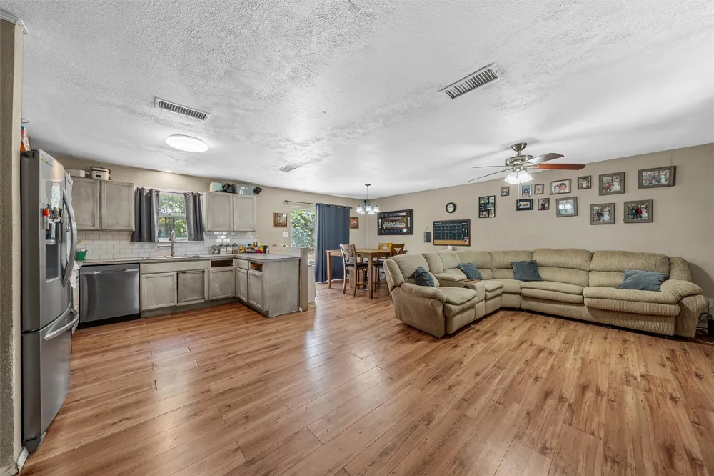 218 Calhoun Street Groesbeck, TX 76642