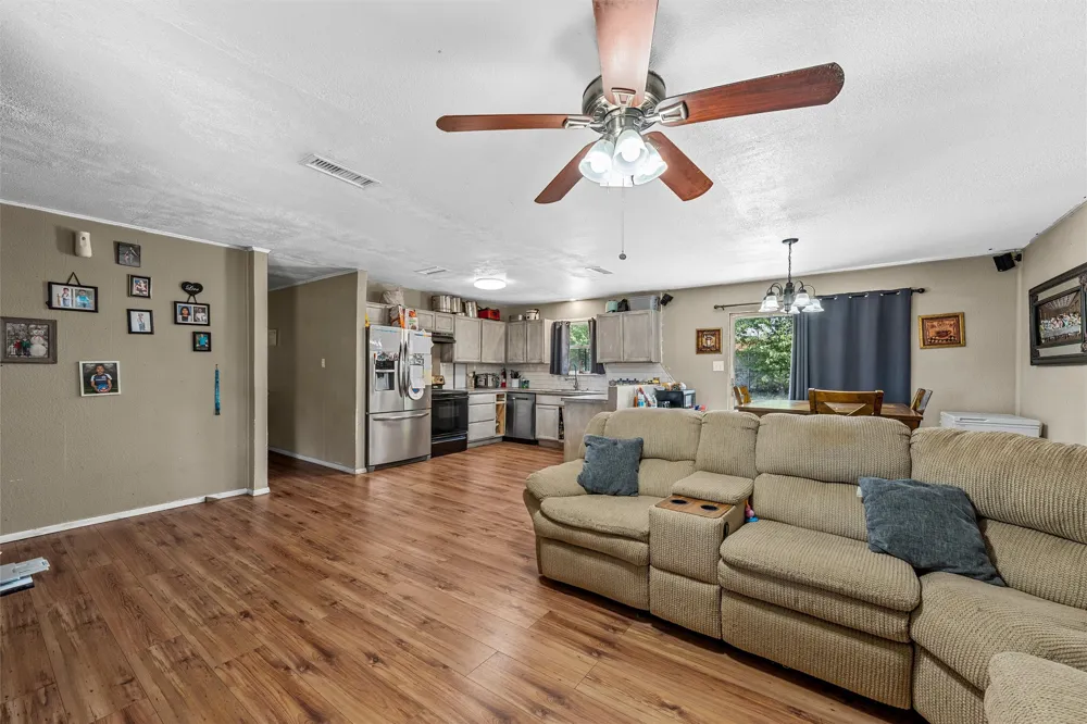 218 Calhoun Street Groesbeck, TX 76642
