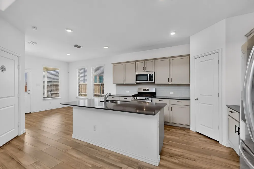 1309 Canuela Way Justin, TX 76247