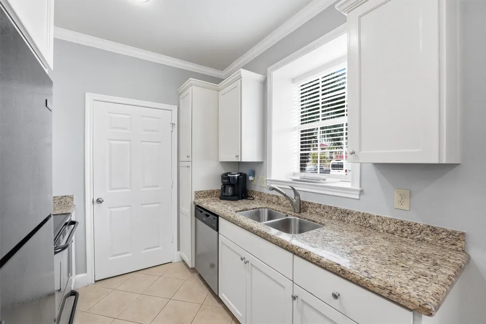 7000 Seawall Boulevard #412 Galveston, TX 77551