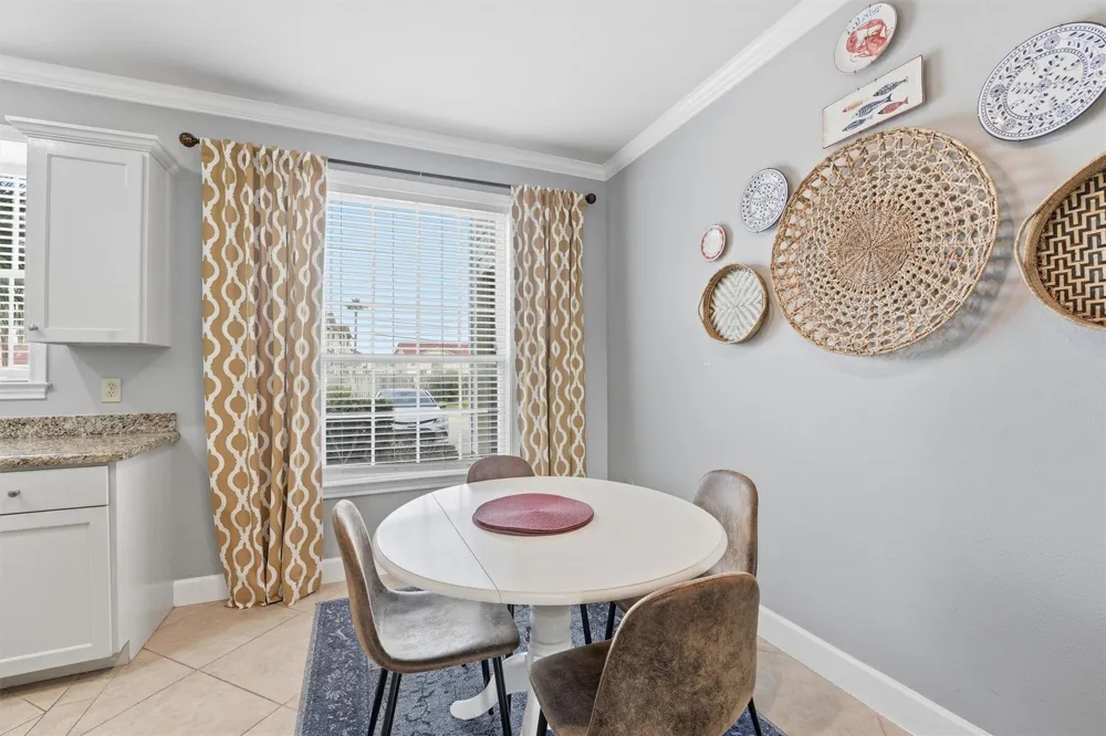 7000 Seawall Boulevard #412 Galveston, TX 77551