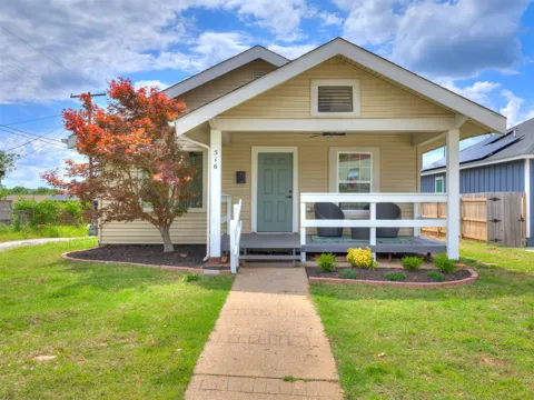 516 Xenophon Avenue