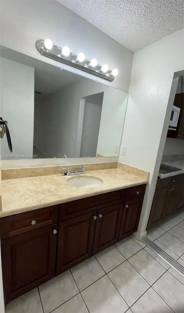 12242 SW 210th St Miami, FL 33177