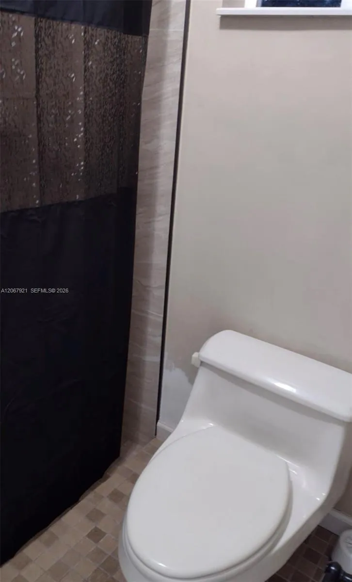 12242 SW 210th St Miami, FL 33177