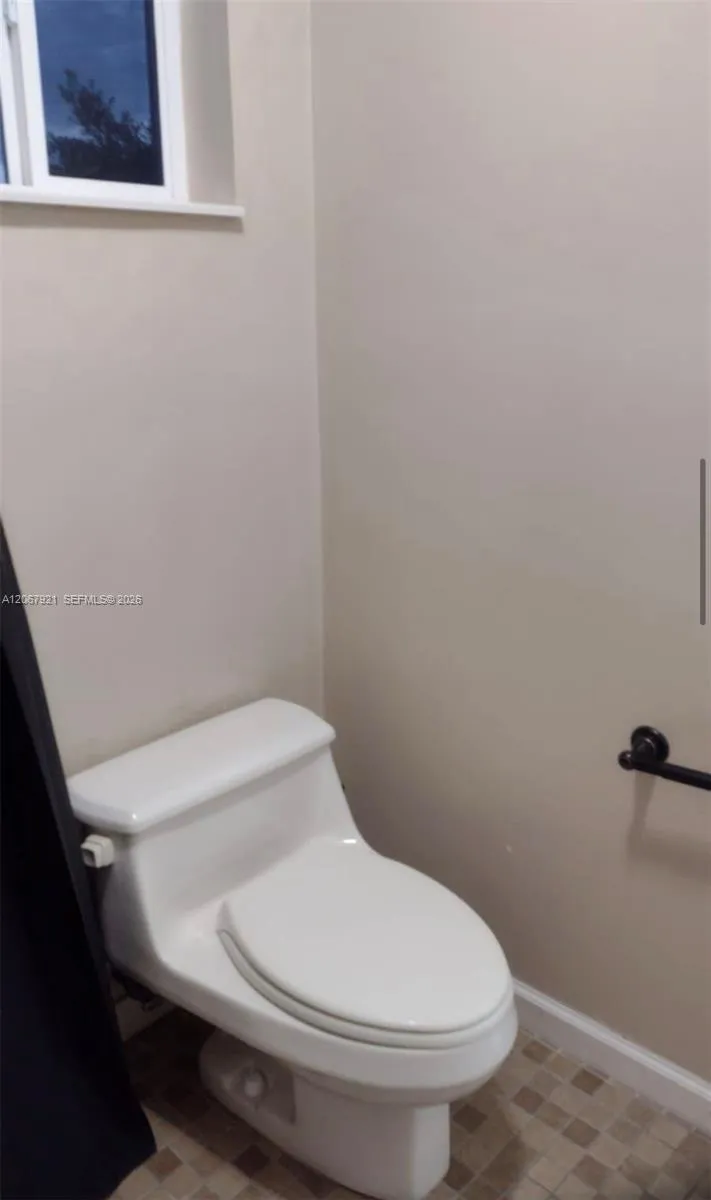 12242 SW 210th St Miami, FL 33177