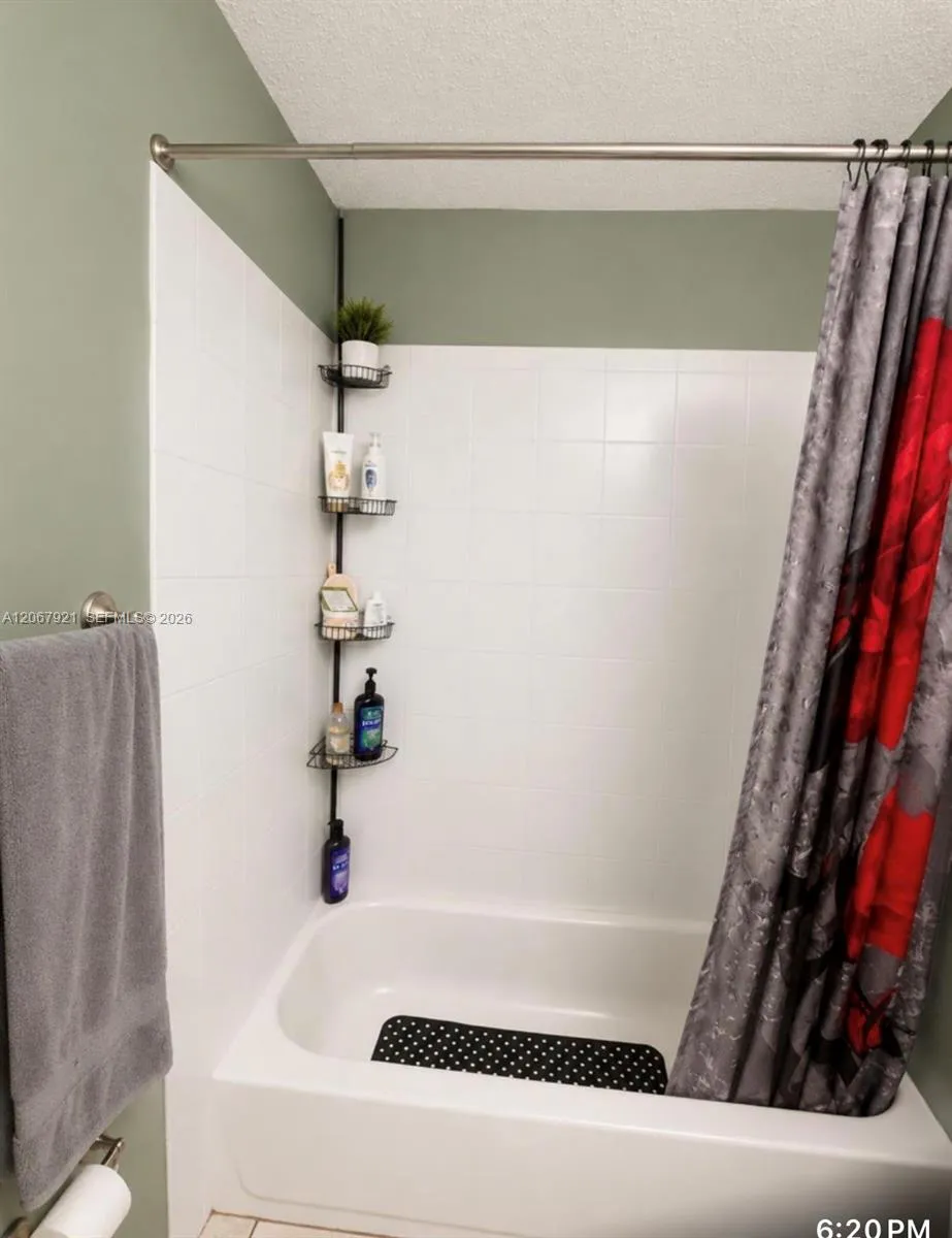 12242 SW 210th St Miami, FL 33177
