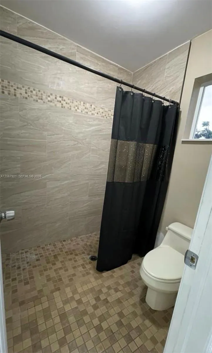 12242 SW 210th St Miami, FL 33177