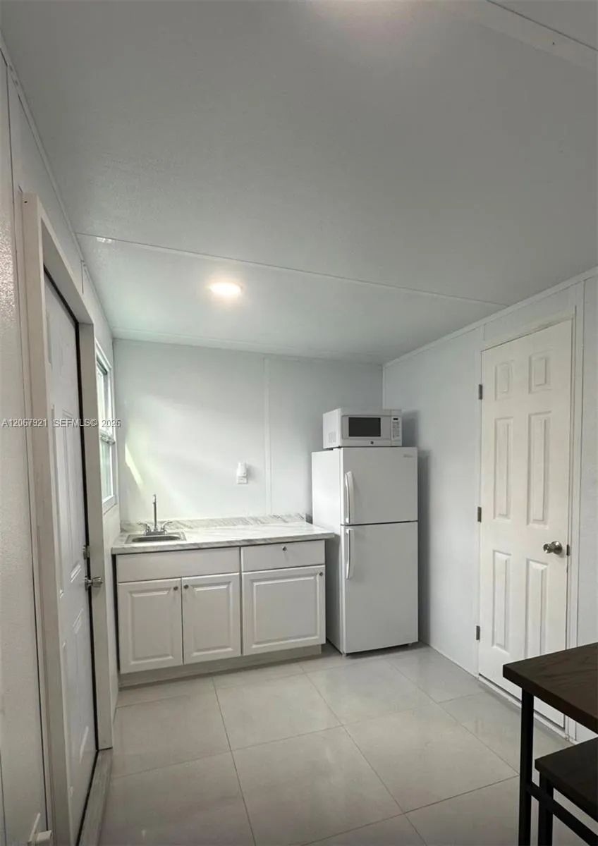 12242 SW 210th St Miami, FL 33177