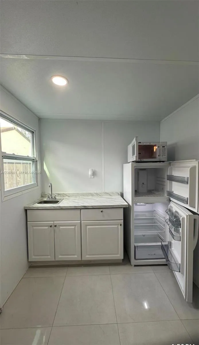 12242 SW 210th St Miami, FL 33177