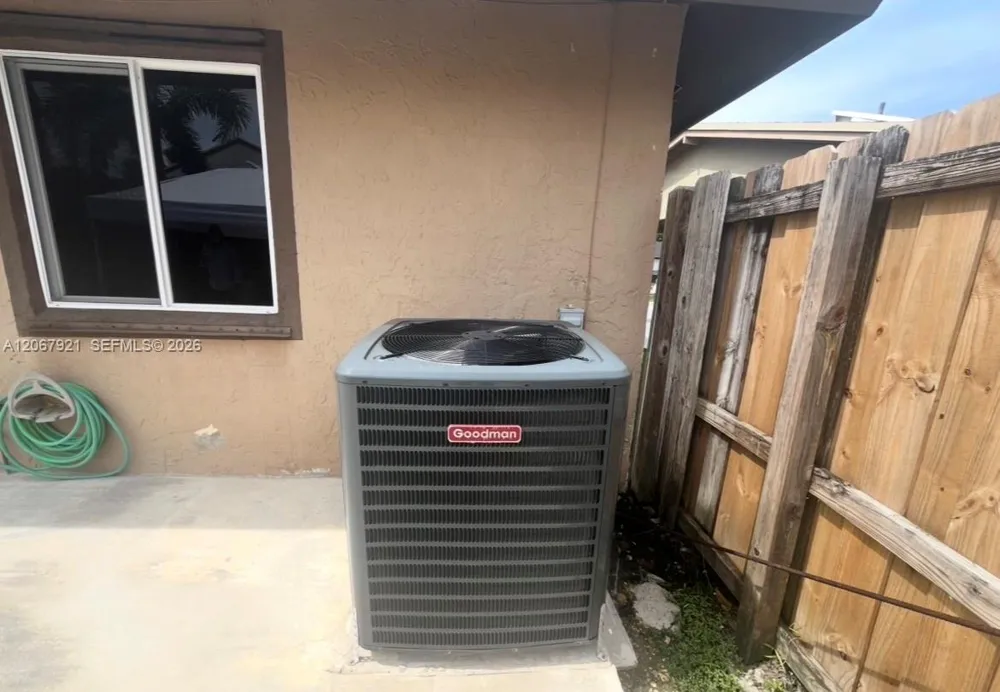 12242 SW 210th St Miami, FL 33177