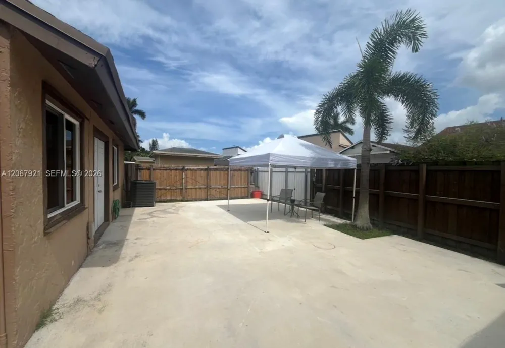 12242 SW 210th St Miami, FL 33177