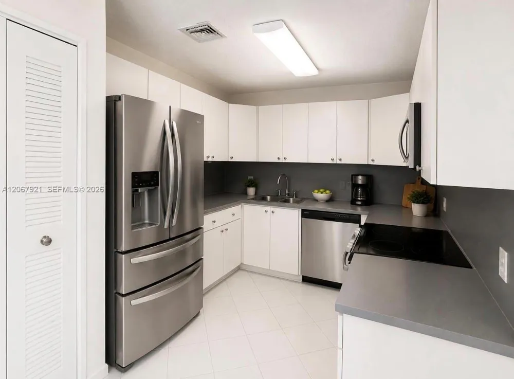 12242 SW 210th St Miami, FL 33177