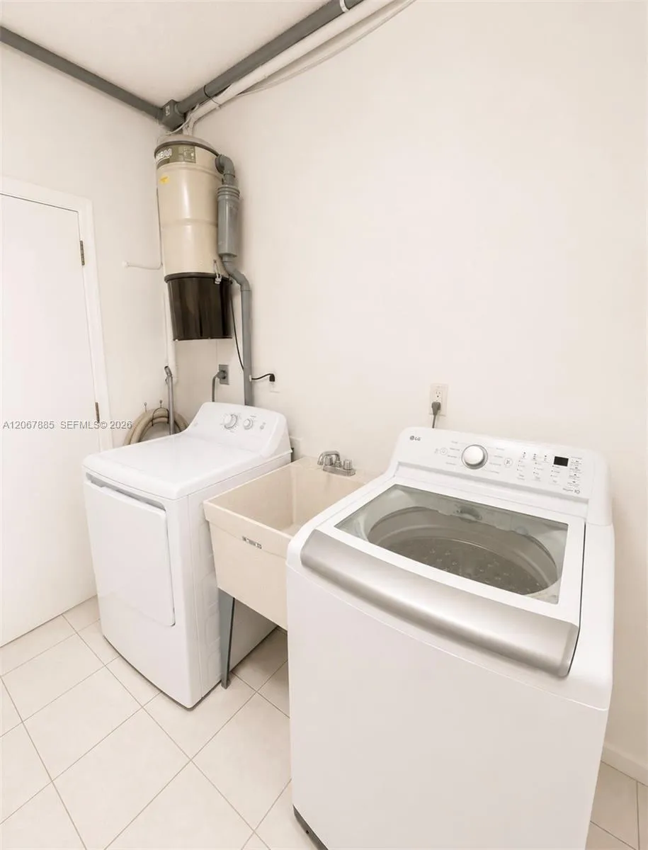 406 Saint Andrews Rd #53 Hollywood, FL 33021