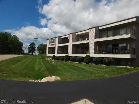 3995 River Road #16
