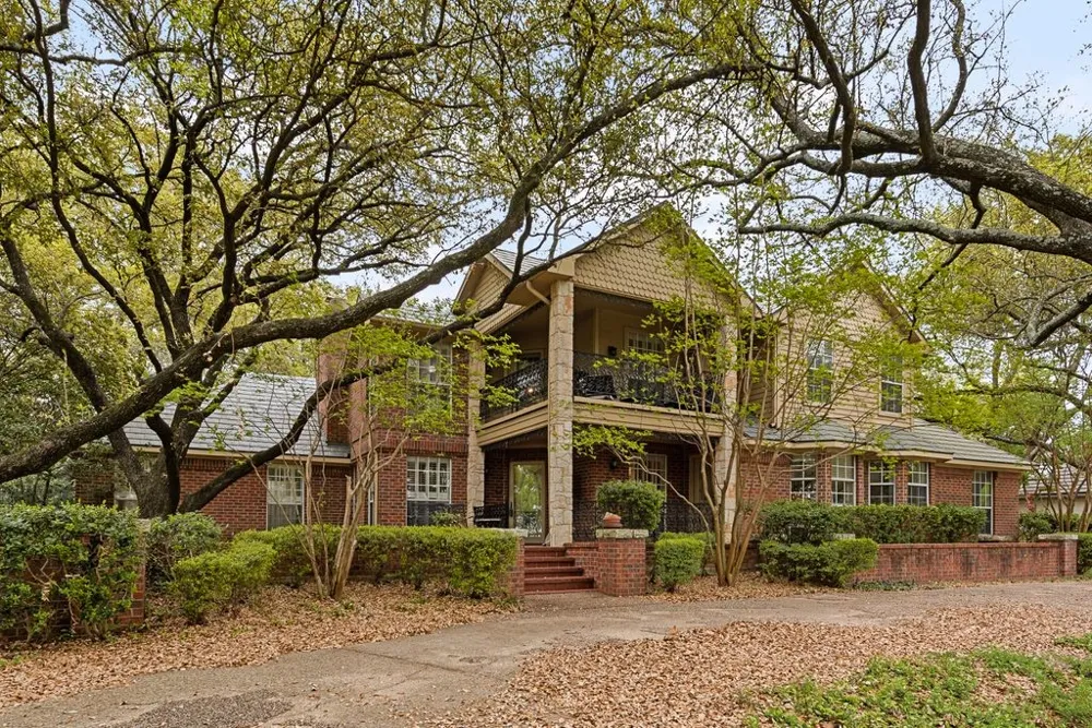2 Eastshore Road Heath, TX 75032