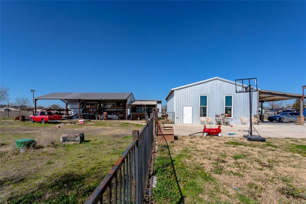 8900 Holly Road Alvarado, TX 76009