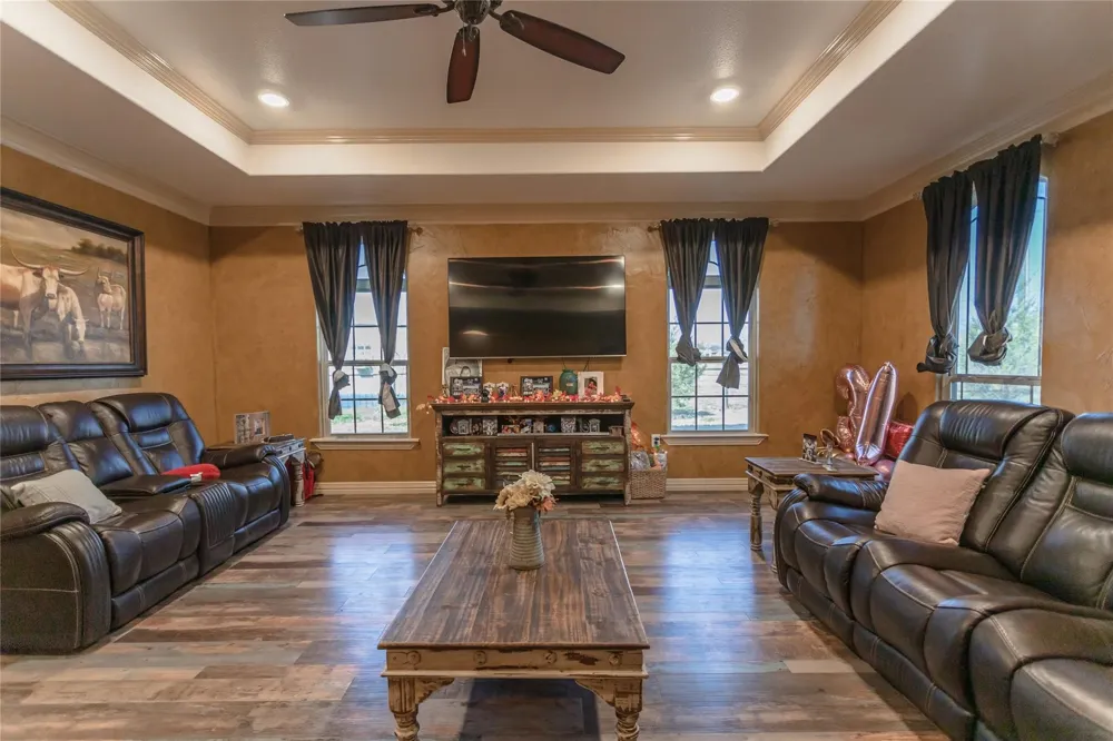 8900 Holly Road Alvarado, TX 76009
