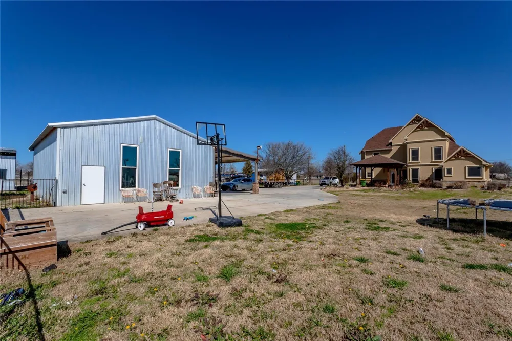 8900 Holly Road Alvarado, TX 76009
