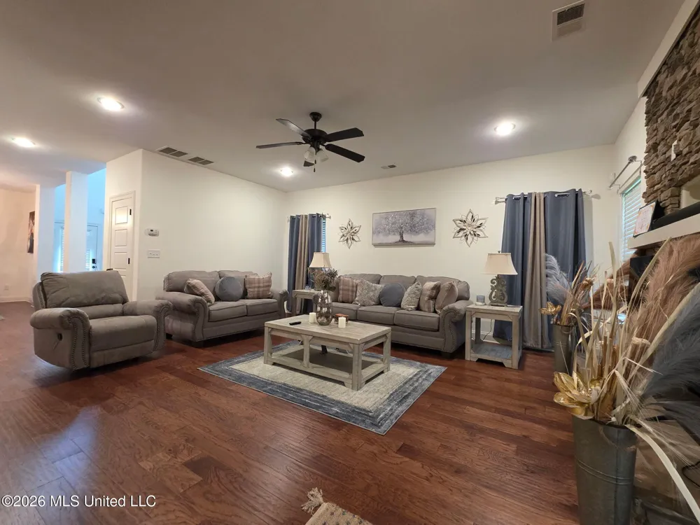5098 Kensington Creek Drive Southaven, MS 38672