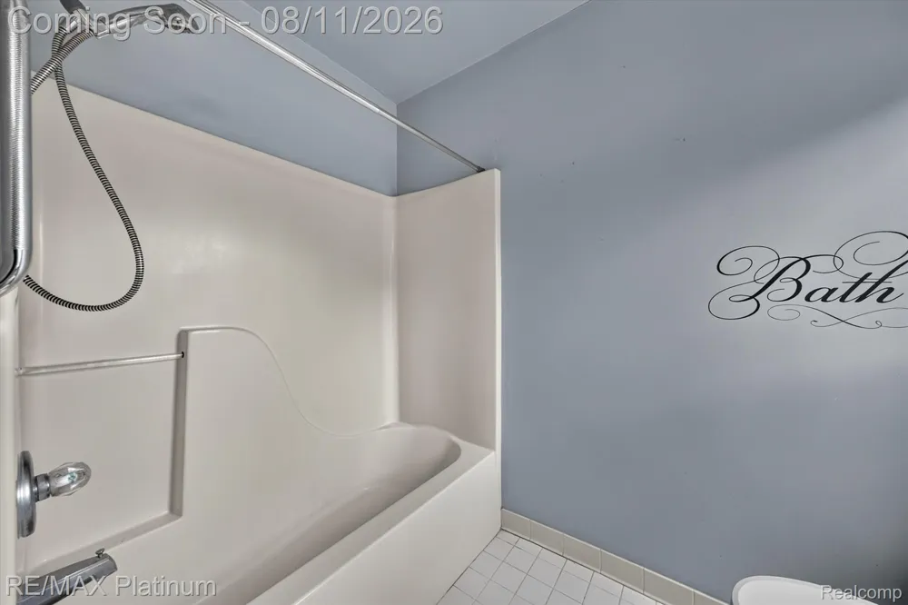 7892 Birkenstock Drive Genoa Township, MI 48114