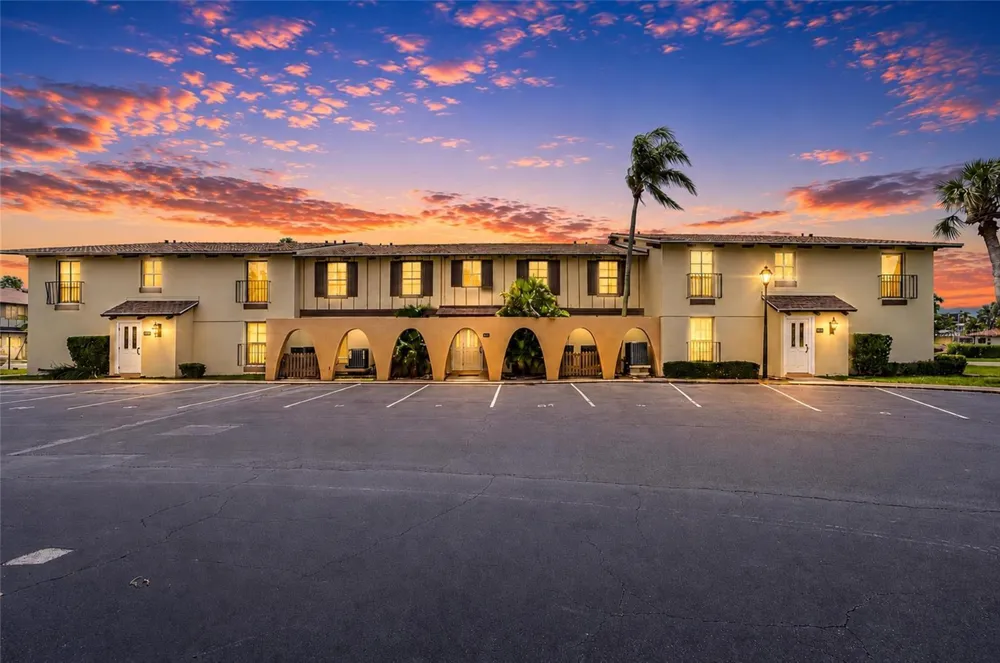 501 PLAZA SEVILLE COURT #2 Treasure Island, FL 33706