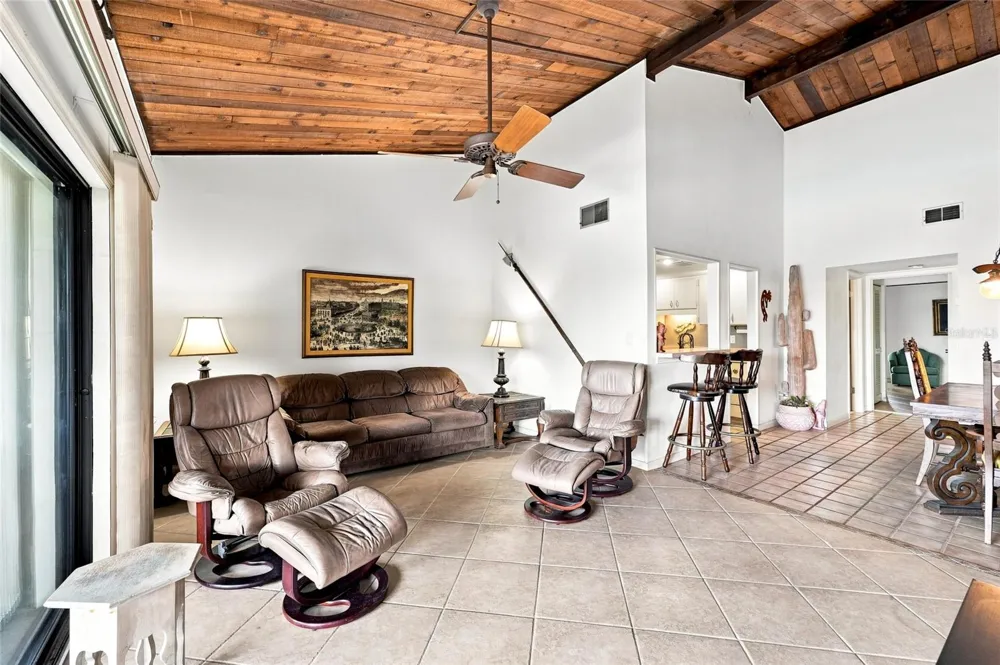 501 PLAZA SEVILLE COURT #2 Treasure Island, FL 33706