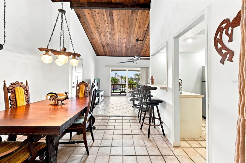 501 PLAZA SEVILLE COURT #2 Treasure Island, FL 33706