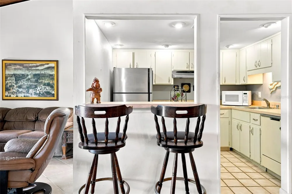 501 PLAZA SEVILLE COURT #2 Treasure Island, FL 33706