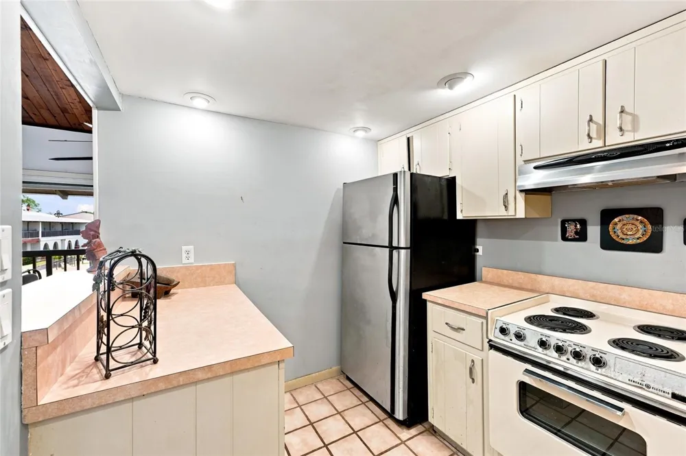 501 PLAZA SEVILLE COURT #2 Treasure Island, FL 33706