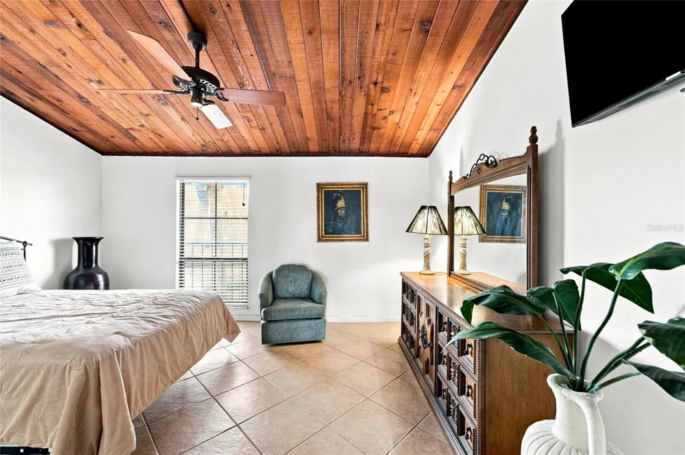 501 PLAZA SEVILLE COURT #2 Treasure Island, FL 33706