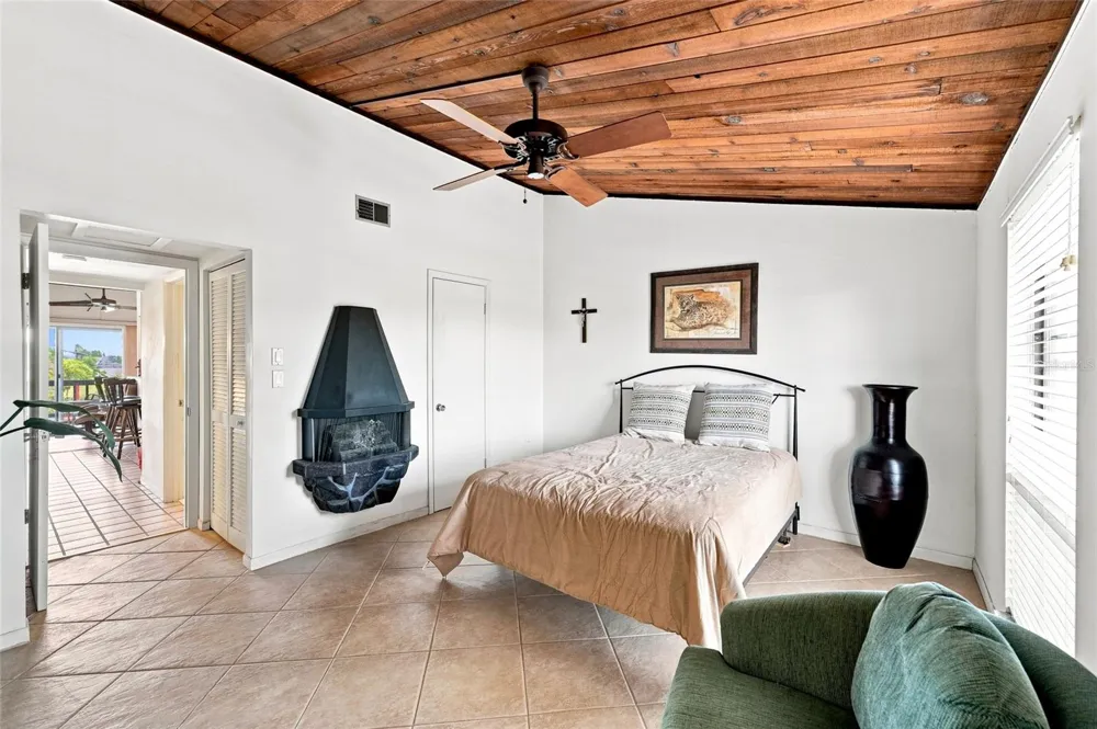 501 PLAZA SEVILLE COURT #2 Treasure Island, FL 33706