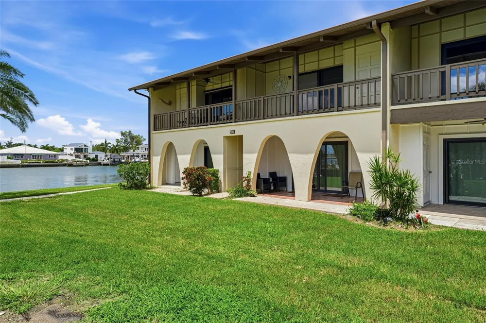501 PLAZA SEVILLE COURT #2 Treasure Island, FL 33706