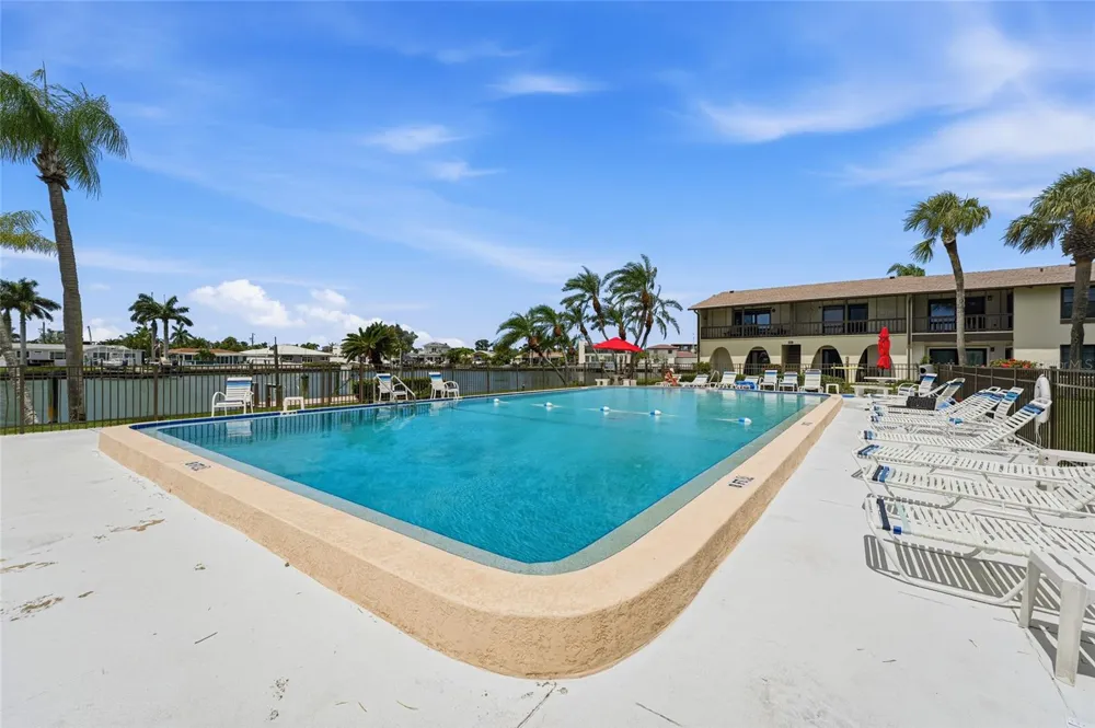 501 PLAZA SEVILLE COURT #2 Treasure Island, FL 33706