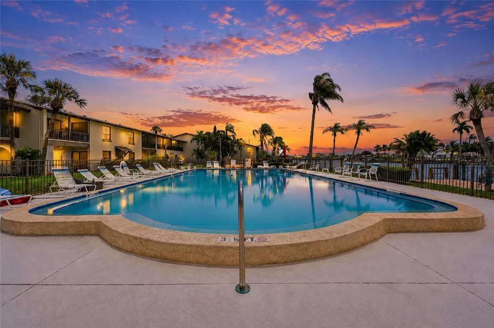 501 PLAZA SEVILLE COURT #2 Treasure Island, FL 33706
