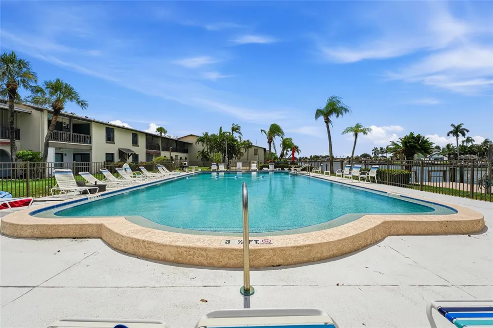 501 PLAZA SEVILLE COURT #2 Treasure Island, FL 33706